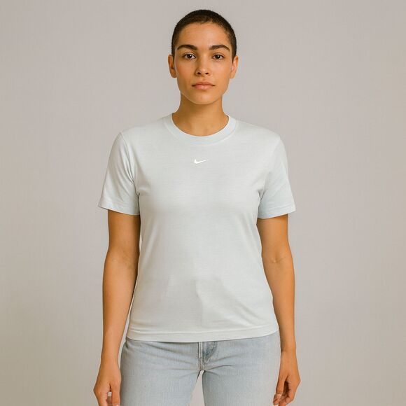 Nike Loose Fit Tee Women’s Size M White Crew Neck T-Shirt - Picture 1 of 7